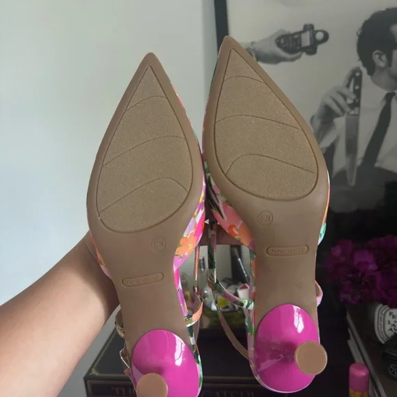 Floral Pointed Toe Kitten Heels - Picture 3 of 3